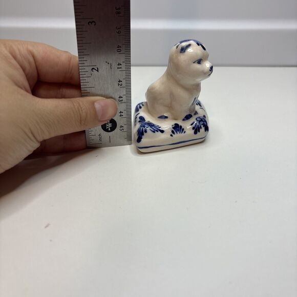 Holland Delft Blue  Cat on a Pillow Flowers Vintage Excellent Condition 2.75” - Picture 6 of 6